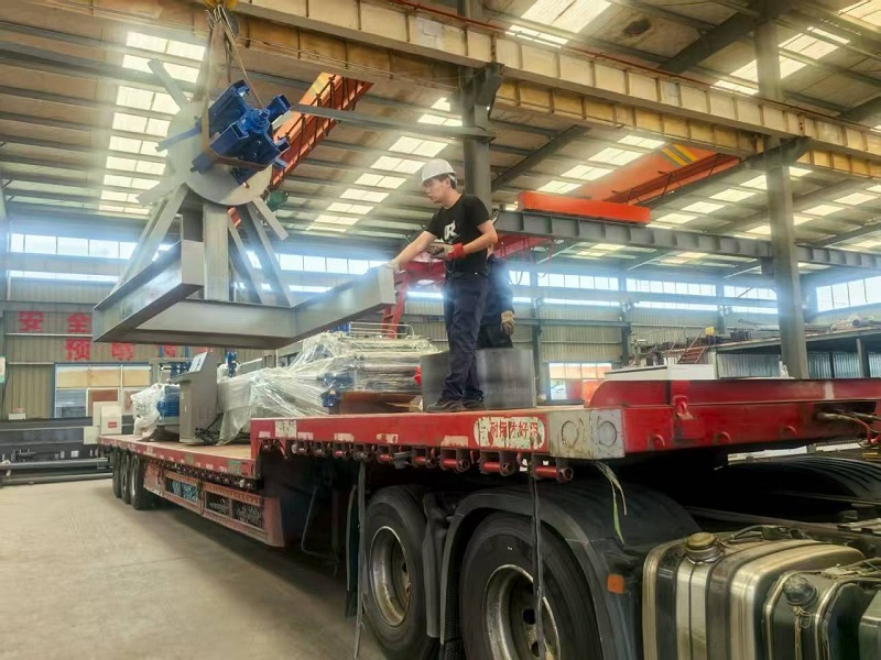 లివెయియువాన్ స్టీల్ స్ట్రక్చర్ సి/జెడ్ పర్లిన్ ఆల్ ఇన్ వన్ మెషిన్ వస్తుంది