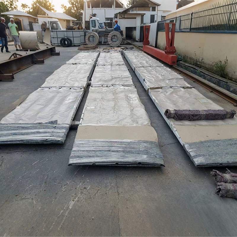 ఆధునిక రూఫింగ్ మరియు వాల్ క్లాడింగ్ కోసం రంగుల స్టీల్ ప్లేట్లు అంతిమ పరిష్కారం